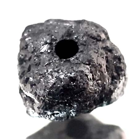 Schwarzer  Rohdiamant 1.78 Ct, gebohrt