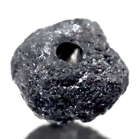 Schwarzer  Rohdiamant 1.83 Ct, gebohrt