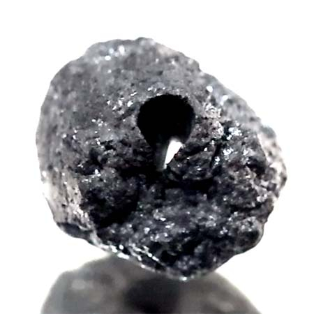 Schwarzer  Rohdiamant 1.91 Ct, gebohrt