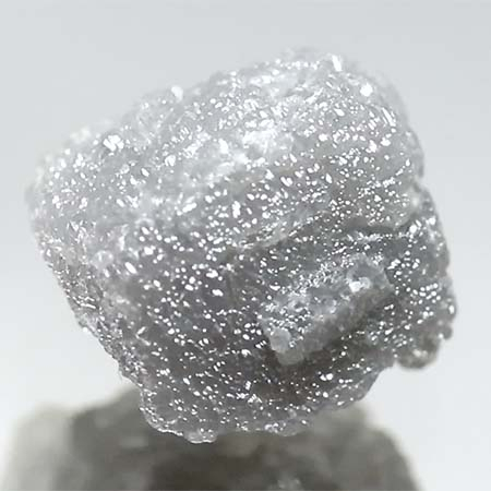 Besonderheit: Rohdiamant Würfel mit 3.60 Ct