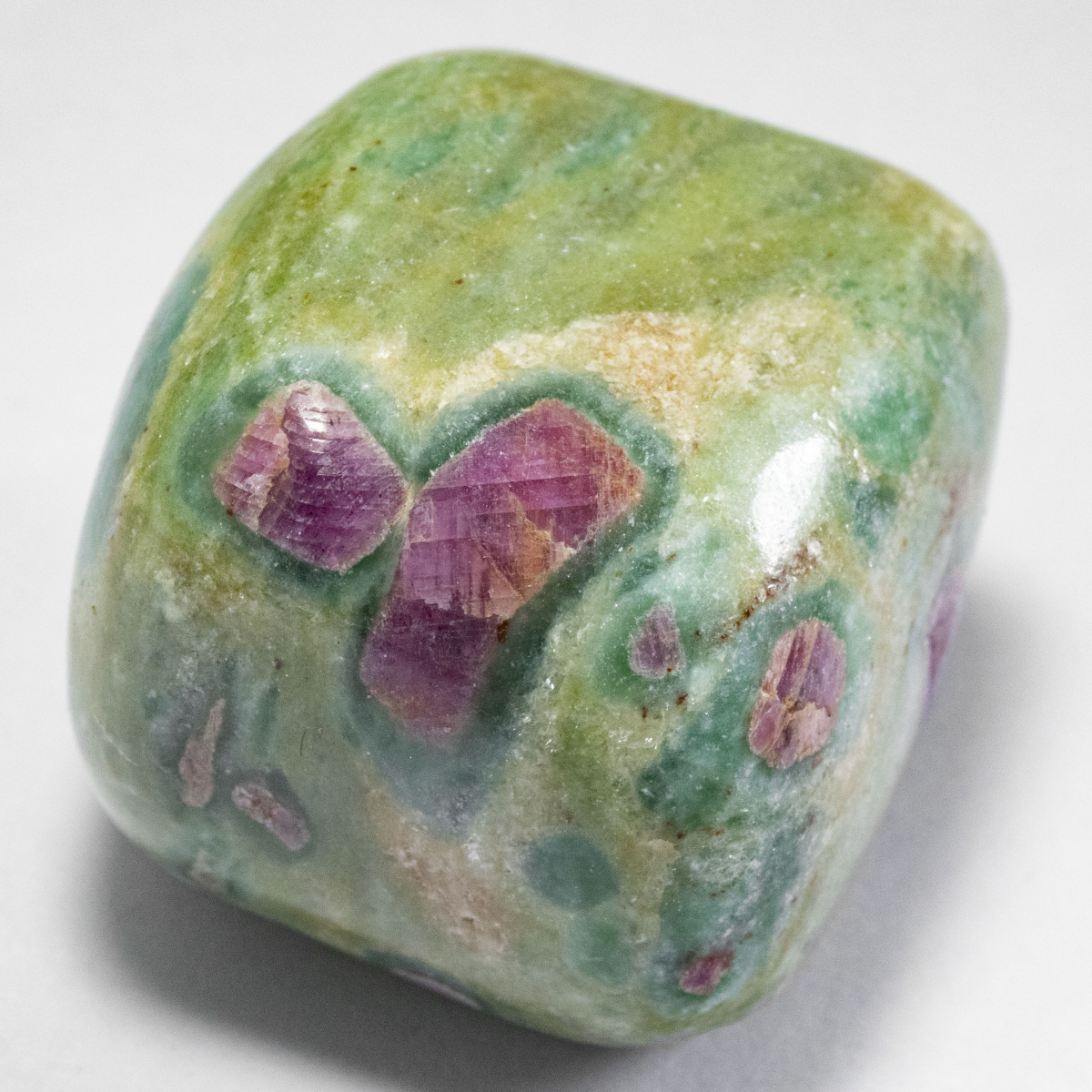 Rubin in Fuchsit 183.77 Ct