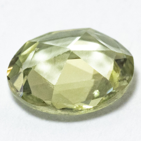 Saphir im Rosenschliff mit 0.37 Ct, leicht beschädigt