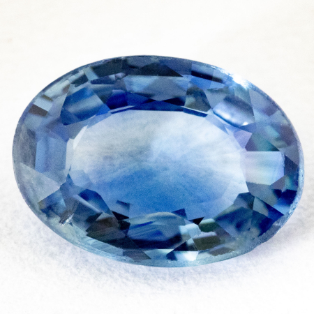 Bicolor Saphir mit 0.70 Ct, sehr leicht beschädigt