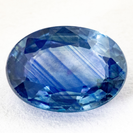 Bicolor Saphir mit 0.93 Ct