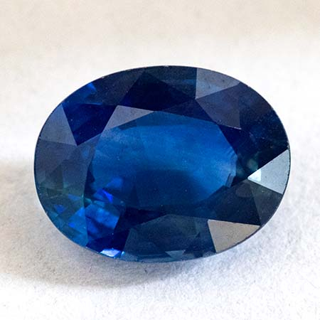 Blauer Saphir mit 1.40 Ct