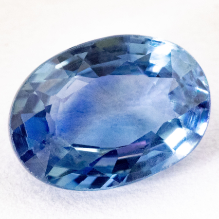 Bicolor Saphir mit 1.04 Ct