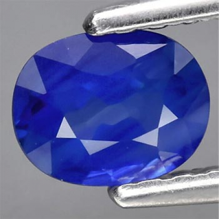 Blauer Saphir mit ca. 6 x 5 mm