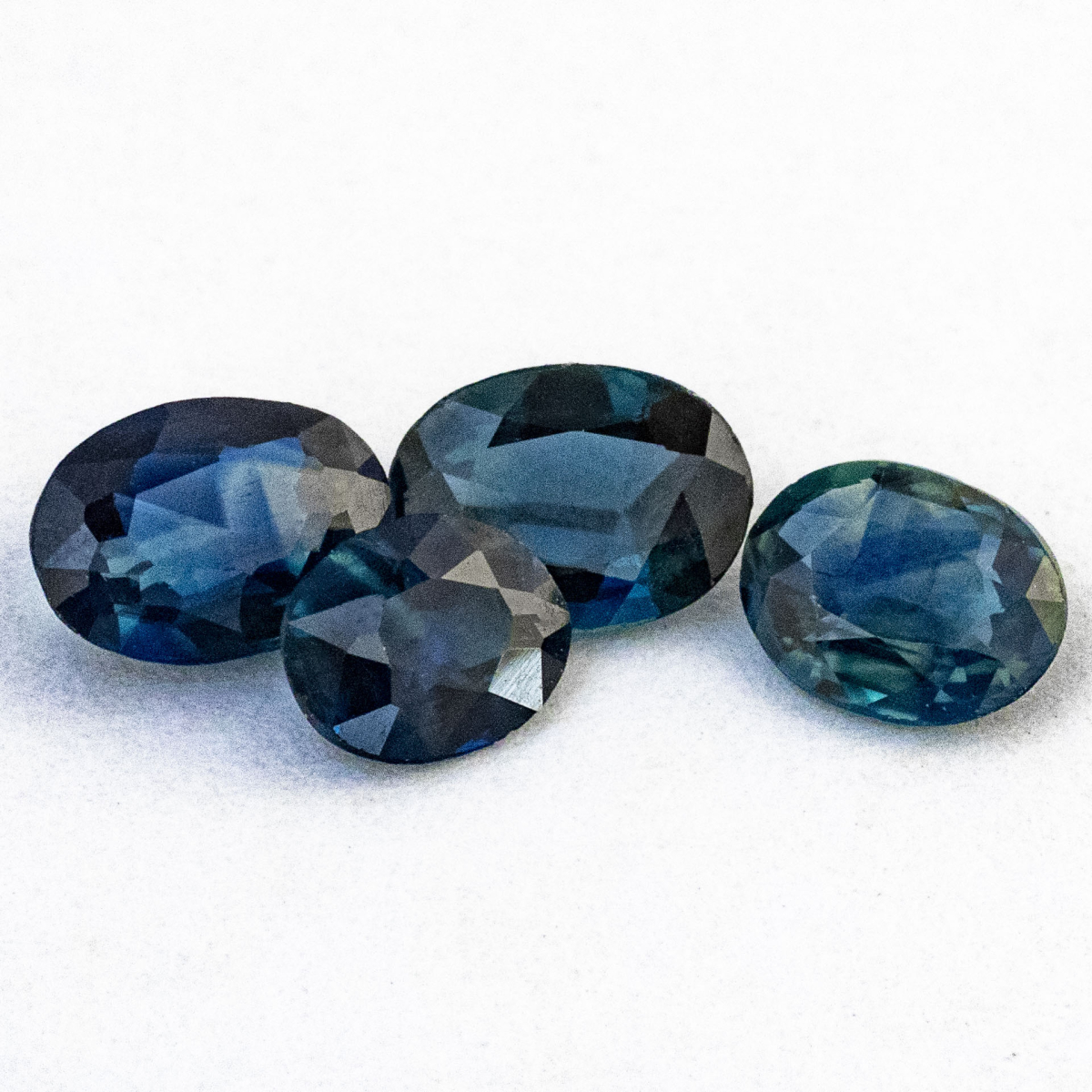 4 Saphire 1.06 Ct
