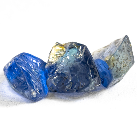 Saphir Kristalle mit 1.64 Ct, Schleifqualität