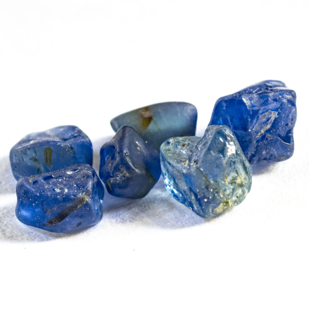 Saphir Kristalle mit 1.80 Ct, Schleifqualität