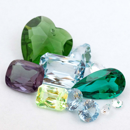 Verschiedene Schmucksteine mit 25.63 Ct