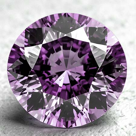 Burma Spinell mit 0.42 Ct Brillantschliff, unbehandelt