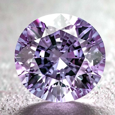 Burma Spinell mit 0.76 Ct Brillantschliff, unbehandelt