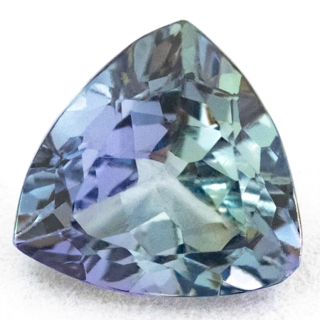 Bicolor Tansanit mit 0.66 Ct, unbehandelt