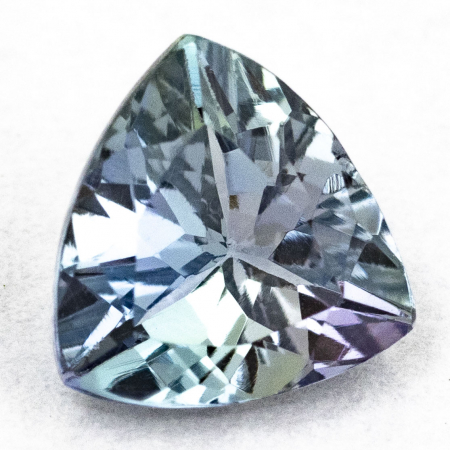 Bicolor Tansanit mit 0.69 Ct, unbehandelt