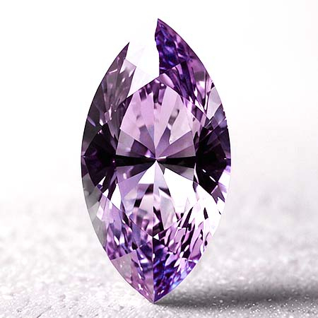 Pinkvioletter Tansanit mit 0.77 Ct