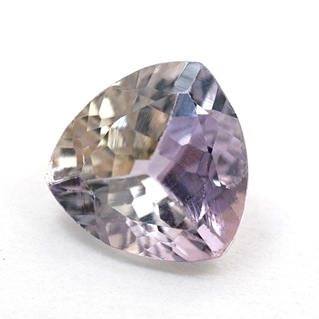 Bicolor Tansanit mit 0.93 Ct, unbehandelt