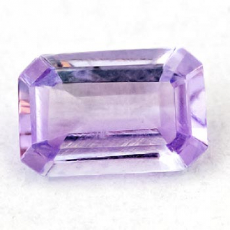 Pinkvioletter Tansanit mit 0.47 Ct