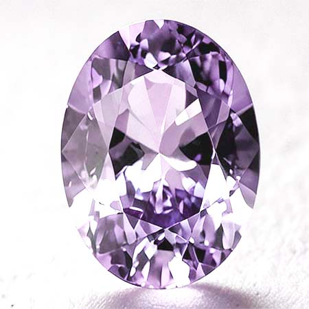 Pinkvioletter Tansanit mit 1.17 Ct