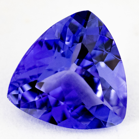 Augenreiner Tansanit mit 2.01 Ct, AA Grade
