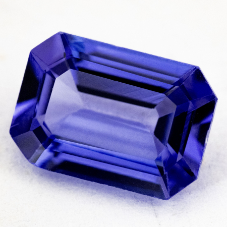 Augenreiner Tansanit mit 2.17 Ct, AA Grade