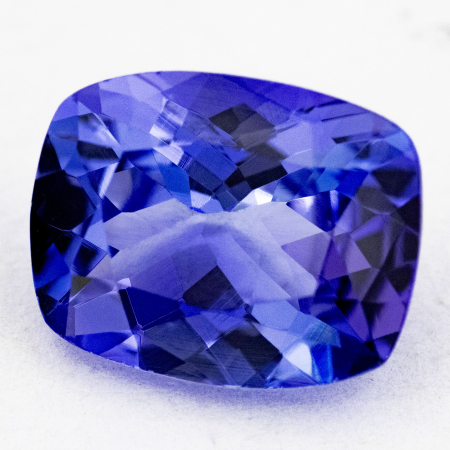Augenreiner Tansanit mit 2.24 Ct, AA Grade