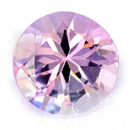 Pinkvioletter Tansanit mit 0.20 Ct