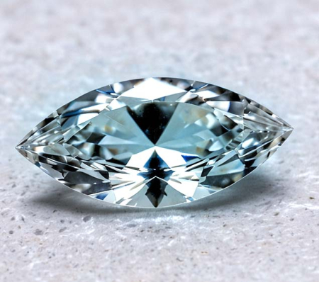 Topas in Sky Blue 5 x 2.5 mm, ca. 0.15 Ct