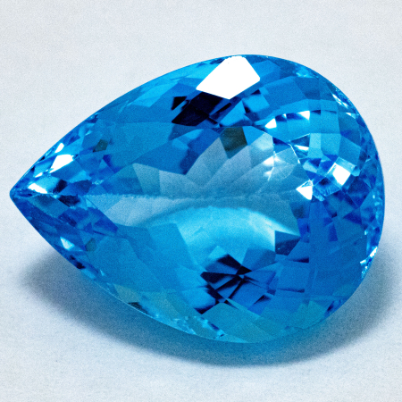 Topas in Swiss Blue mit 11.56 Ct, AAA Grade