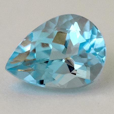 Topas in Sky Blue 7 x 5 mm, ca. 0.80 Ct