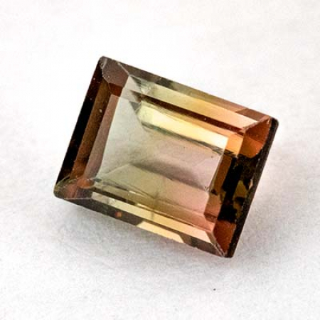 Bicolor Turmalin mit 0.59 Ct