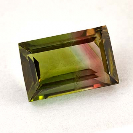 Bicolor Turmalin mit 0.94 Ct