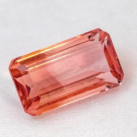 Bicolor Turmalin mit 1.56 Ct