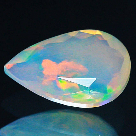 Facettierter Welo-Opal mit 1.98 Ct