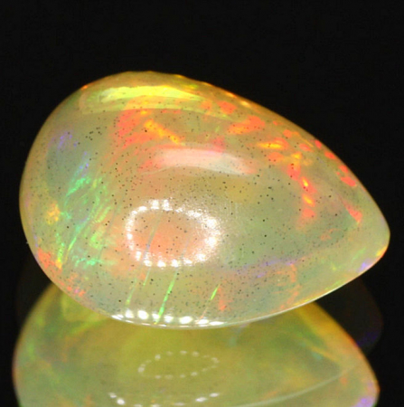 Opal mit 2.39 Ct