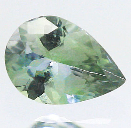 Bicolor Tansanit mit 0.68 Ct, unbehandelt