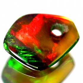 Schwarzer Opal mit 0.46 Ct, AAA Qualität, gebohrt