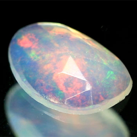 Opal im Rosenschliff mit 0.55 Ct