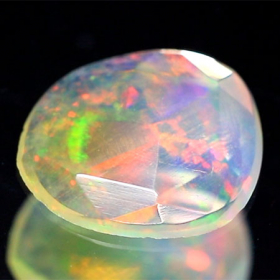Opal im Rosenschliff mit 0.57 Ct