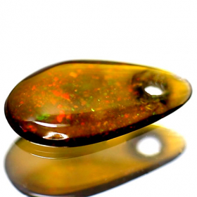 Schwarzer Opal mit 0.59 Ct, AAA Qualität, gebohrt