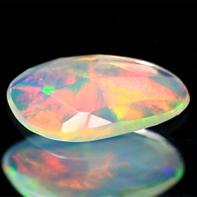Opal im Rosenschliff mit 0.63 Ct