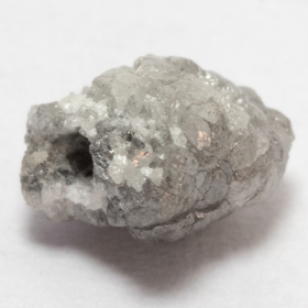 Rohdiamant 0.64 Ct, gebohrt