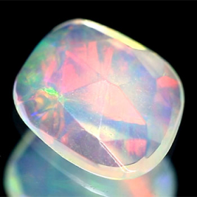Opal im Rosenschliff mit 0.64 Ct
