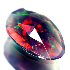Schwarzer Welo-Opal im Rosenschliff mit 0.68 Ct, AAA Grade