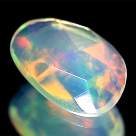 Opal im Rosenschliff mit 0.69 Ct