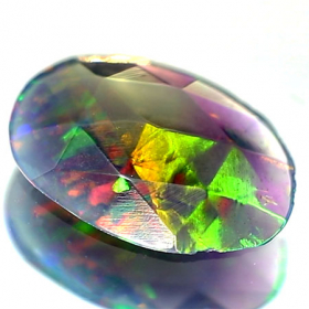 Schwarzer Welo-Opal im Rosenschliff mit 0.69 Ct, AAA Grade