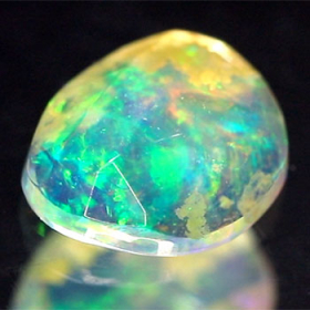 Opal im Rosenschliff mit 0.71 Ct