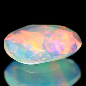 Opal im Rosenschliff mit 0.72 Ct