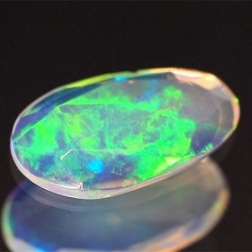 Opal im Rosenschliff mit 0.74 Ct