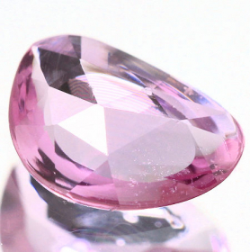Ceylon-Saphir im Rosen-Schliff mit 0.74 Ct, unbehandelt